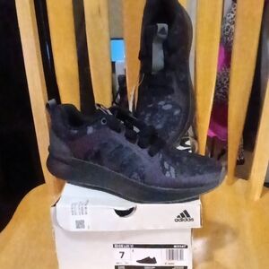 Adidas Women's Black Patterned Sneakers